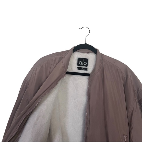 Alo Yoga Tan Taupe Ivory Faux Fur Lined Urbanite Bomber Jacket Medium - Picture 8 of 15